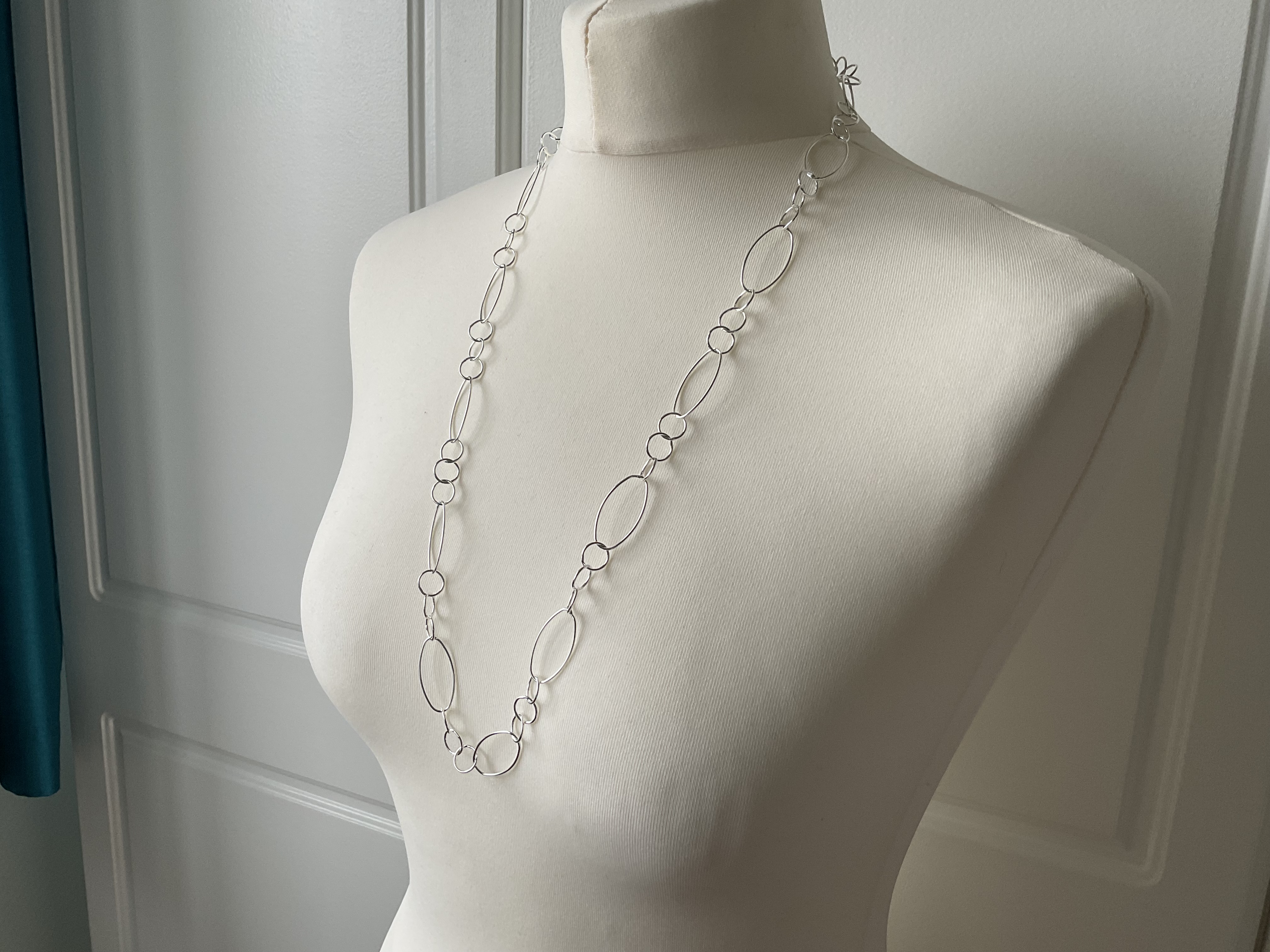 Oval & Circle Interlocking Necklace